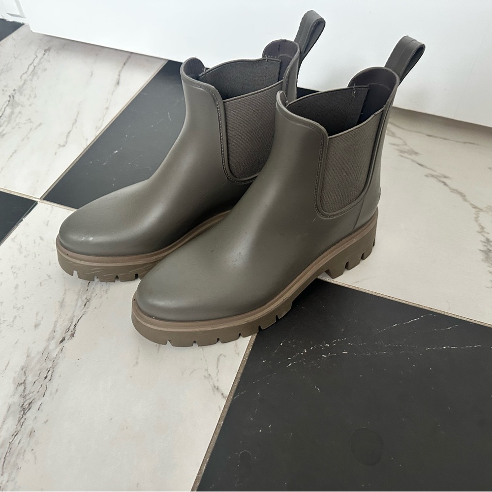 Dolce Vita Khaki Chunky Sole Boots